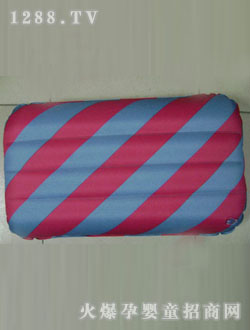 闊展闊條紋充氣枕